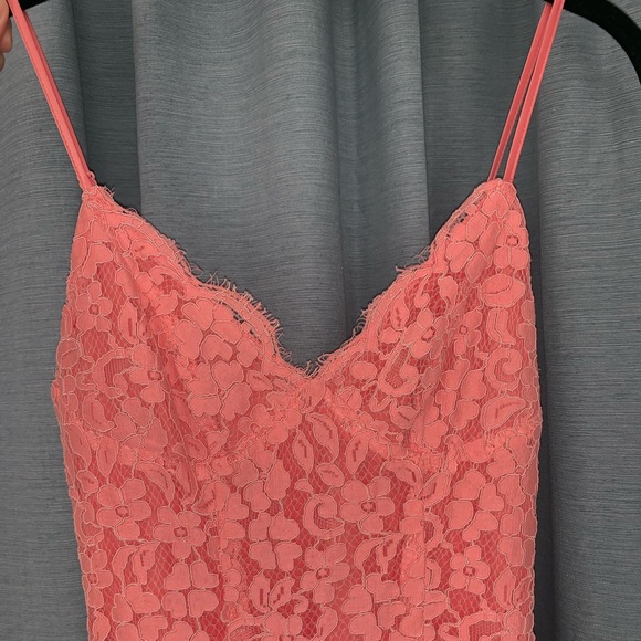 NWOT Lulu’s Coral Lace Dress - Picture 6 of 8